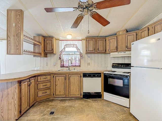 4907 DACCA DRIVE, Tampa, FL 33619