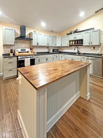 821 N East Street, Tipton, IN 46072