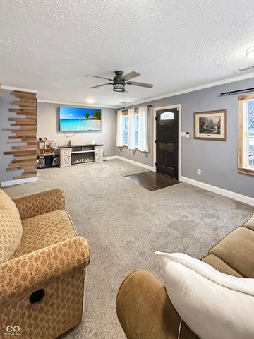 821 N East Street, Tipton, IN 46072