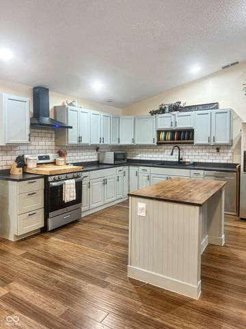 821 N East Street, Tipton, IN 46072