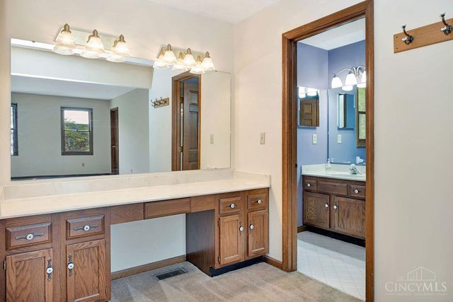 6895 Driftwood Lane, West Chester, OH 45241