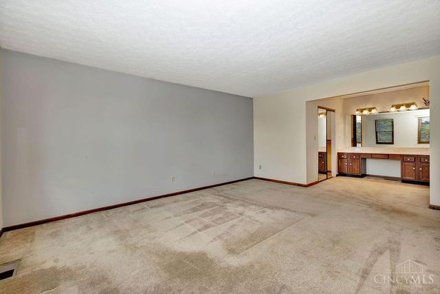 6895 Driftwood Lane, West Chester, OH 45241
