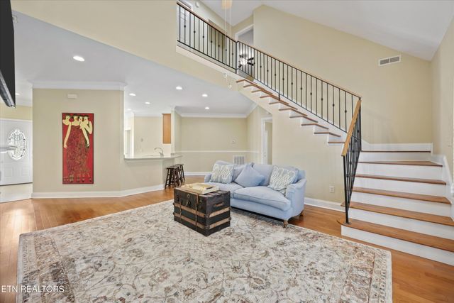 560 Meadow Walk Lane, Lenoir City, TN 37772