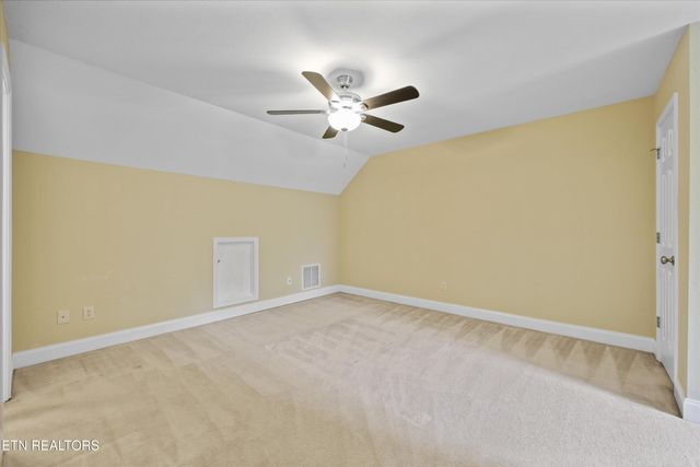 560 Meadow Walk Lane, Lenoir City, TN 37772