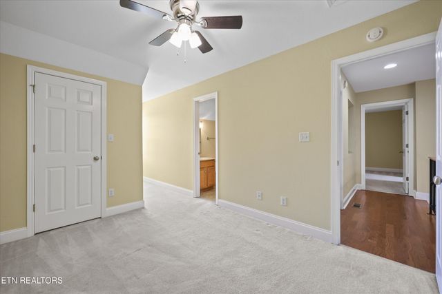 560 Meadow Walk Lane, Lenoir City, TN 37772