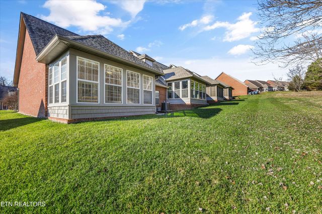 560 Meadow Walk Lane, Lenoir City, TN 37772