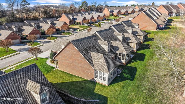 560 Meadow Walk Lane, Lenoir City, TN 37772