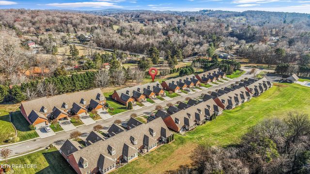 560 Meadow Walk Lane, Lenoir City, TN 37772