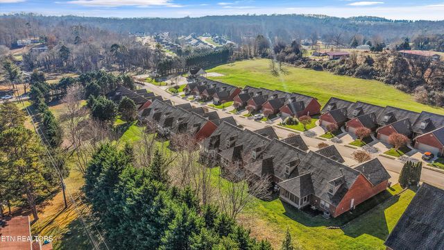 560 Meadow Walk Lane, Lenoir City, TN 37772