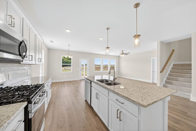 3919 Trinity Woods Rd, Columbia, TN 38401