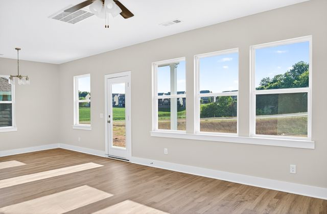 3919 Trinity Woods Rd, Columbia, TN 38401