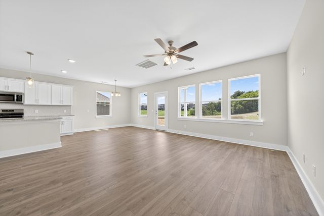 3919 Trinity Woods Rd, Columbia, TN 38401