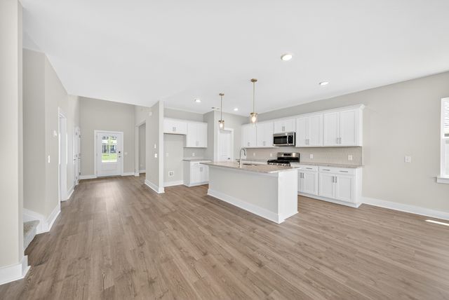 3919 Trinity Woods Rd, Columbia, TN 38401