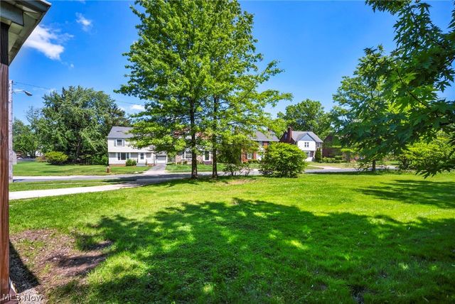 2313 N Taylor Road, Cleveland Heights, OH 44112