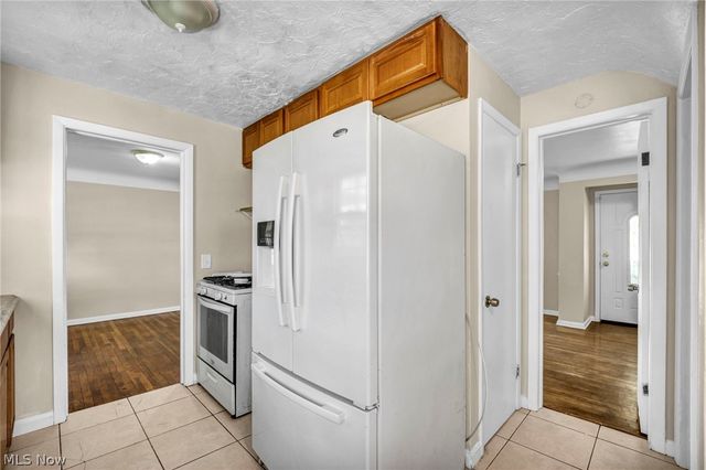 2313 N Taylor Road, Cleveland Heights, OH 44112