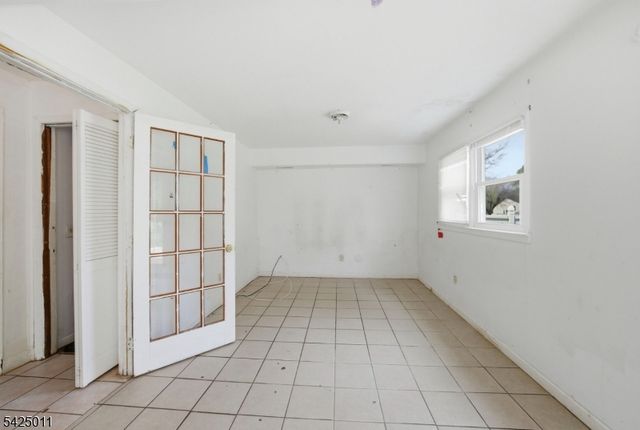 105 Berger St, Franklin Twp., NJ 08873