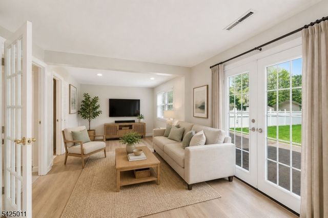 105 Berger St, Franklin Twp., NJ 08873