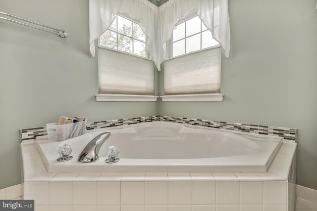 20 ARGYLE LN, Collegeville, PA 19426