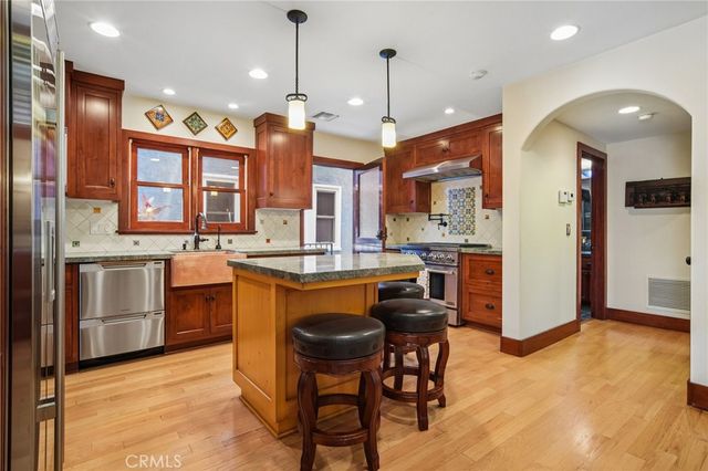 112 Santa Ana Avenue, Long Beach, CA 90803