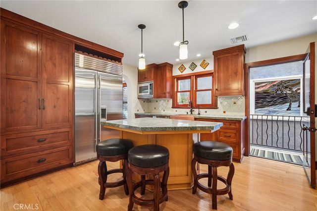 112 Santa Ana Avenue, Long Beach, CA 90803