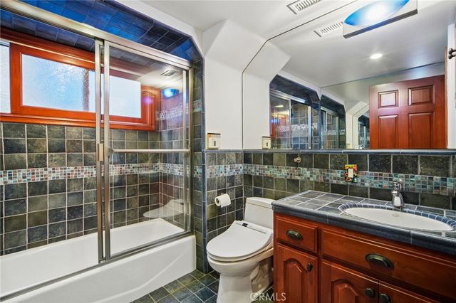 112 Santa Ana Avenue, Long Beach, CA 90803