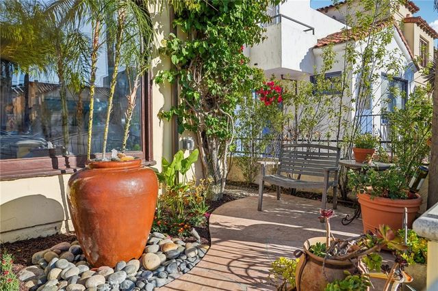 112 Santa Ana Avenue, Long Beach, CA 90803