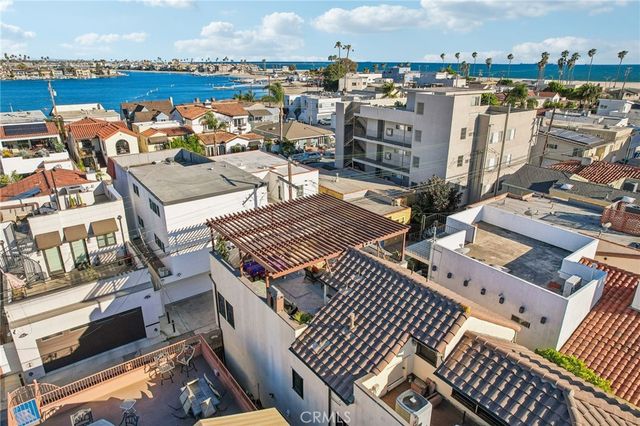 112 Santa Ana Avenue, Long Beach, CA 90803