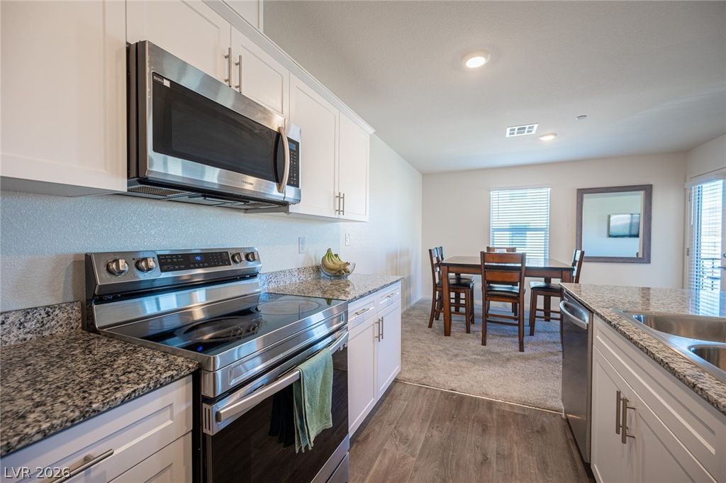 Image 24 of property listing at 2673 Champagne Gold Avenue, North Las Vegas, NV 89086