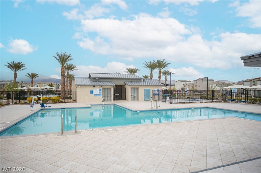 Image 5 of property listing at 2673 Champagne Gold Avenue, North Las Vegas, NV 89086