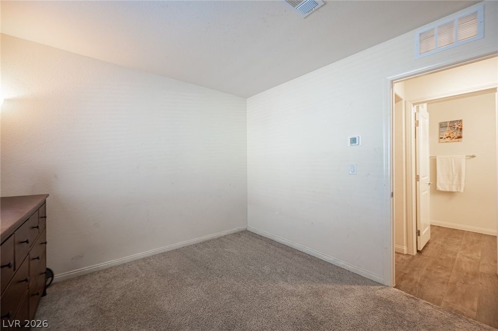 Image 8 of property listing at 2673 Champagne Gold Avenue, North Las Vegas, NV 89086