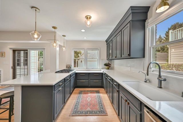 9519 Harding BOULEVARD, Wauwatosa, WI 53226