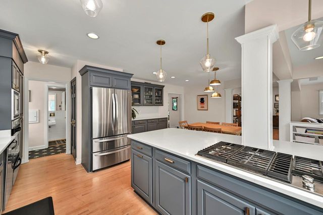 9519 Harding BOULEVARD, Wauwatosa, WI 53226
