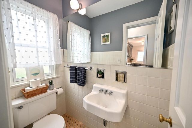 9519 Harding BOULEVARD, Wauwatosa, WI 53226