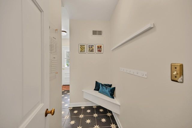 9519 Harding BOULEVARD, Wauwatosa, WI 53226
