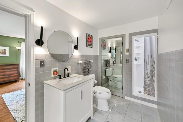 9519 Harding BOULEVARD, Wauwatosa, WI 53226