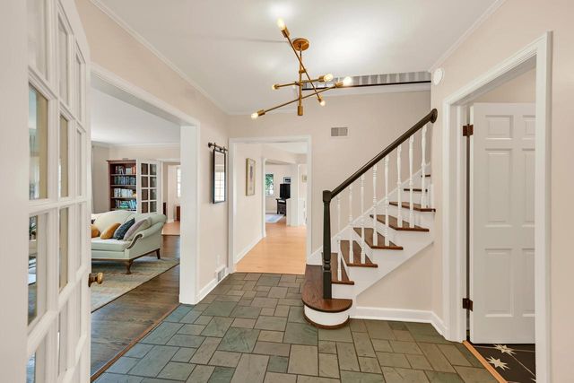 9519 Harding BOULEVARD, Wauwatosa, WI 53226