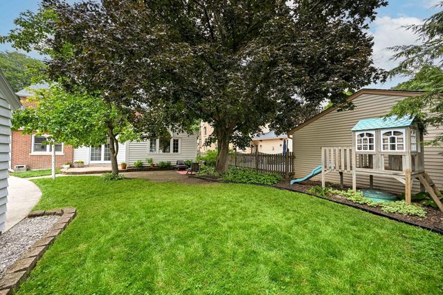 9519 Harding BOULEVARD, Wauwatosa, WI 53226