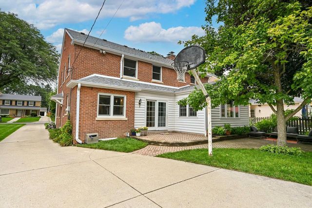 9519 Harding BOULEVARD, Wauwatosa, WI 53226