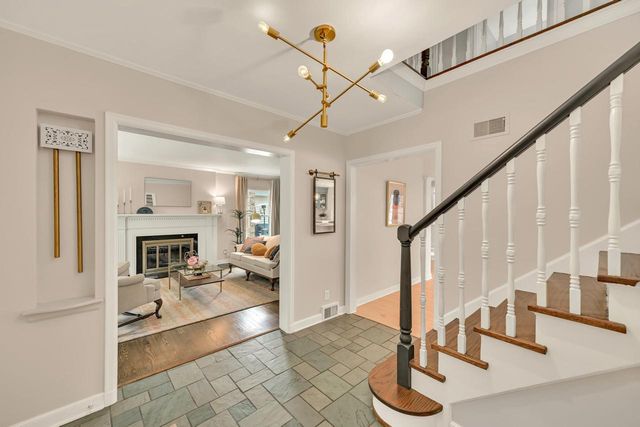 9519 Harding BOULEVARD, Wauwatosa, WI 53226