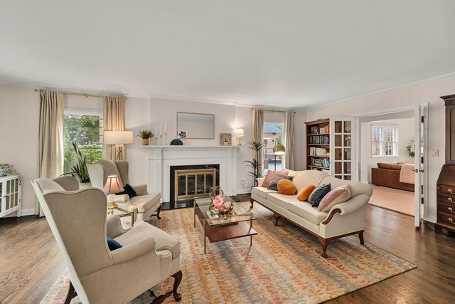 9519 Harding BOULEVARD, Wauwatosa, WI 53226