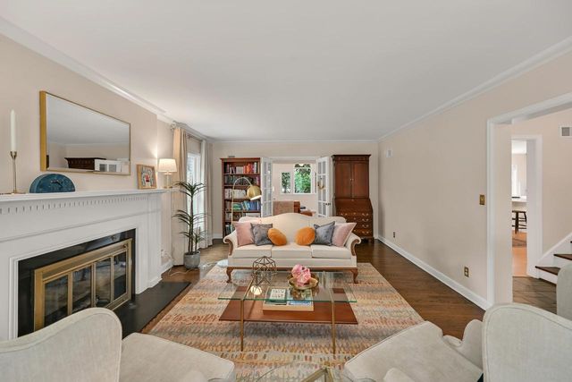 9519 Harding BOULEVARD, Wauwatosa, WI 53226