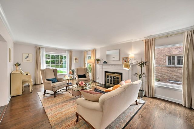 9519 Harding BOULEVARD, Wauwatosa, WI 53226