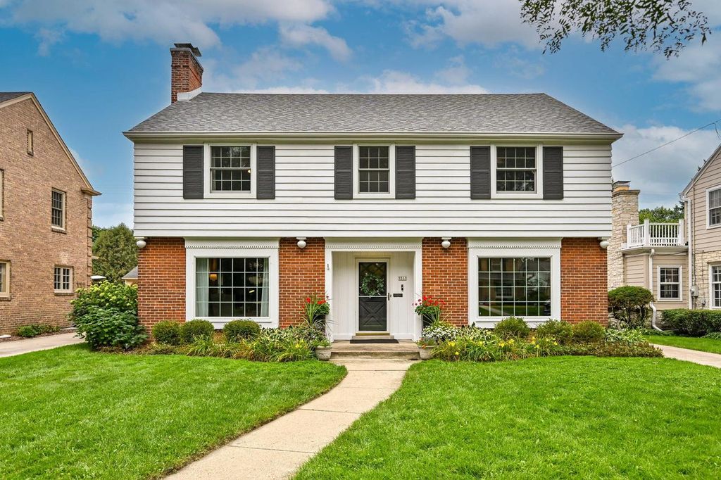 9519 Harding BOULEVARD, Wauwatosa, WI 53226