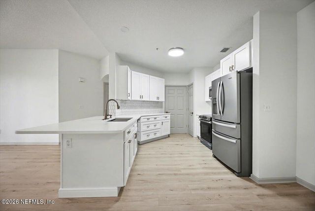 785 OAKLEAF PLANTATION Parkway 914, Orange Park, FL 32065