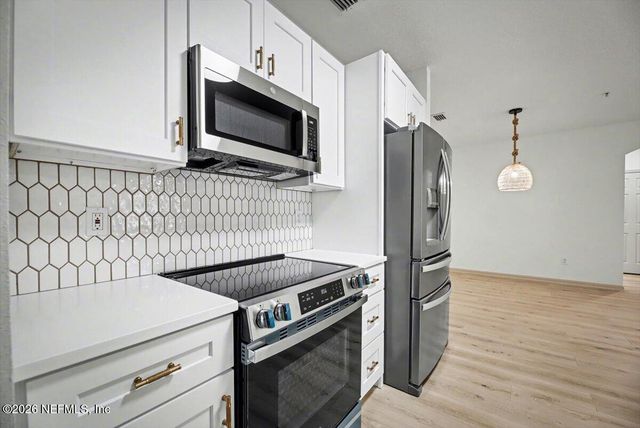 785 OAKLEAF PLANTATION Parkway 914, Orange Park, FL 32065