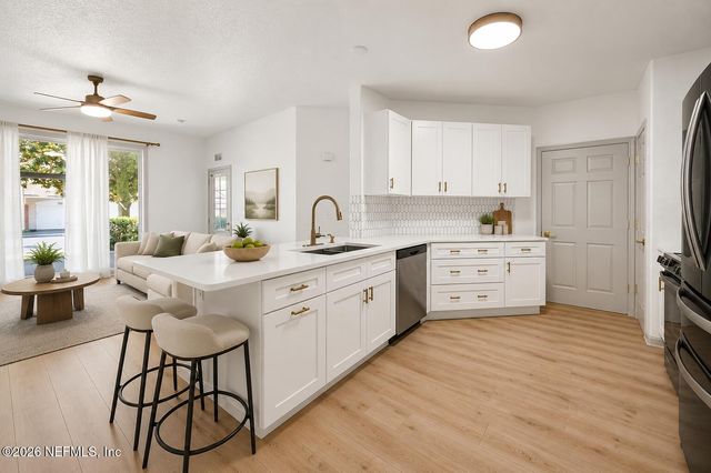 785 OAKLEAF PLANTATION Parkway 914, Orange Park, FL 32065