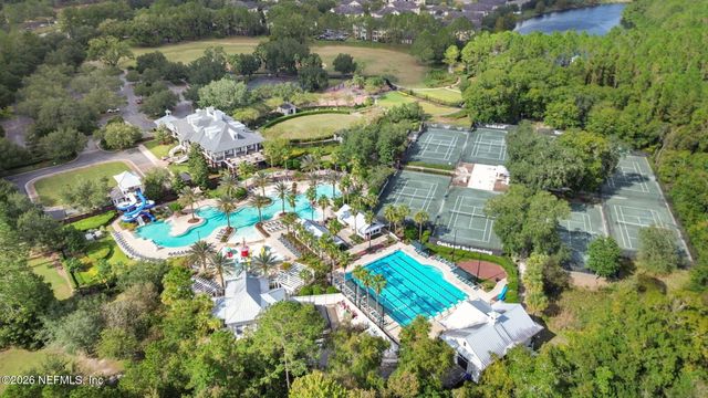 785 OAKLEAF PLANTATION Parkway 914, Orange Park, FL 32065