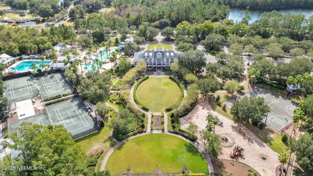 785 OAKLEAF PLANTATION Parkway 914, Orange Park, FL 32065
