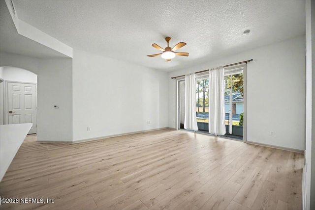 785 OAKLEAF PLANTATION Parkway 914, Orange Park, FL 32065