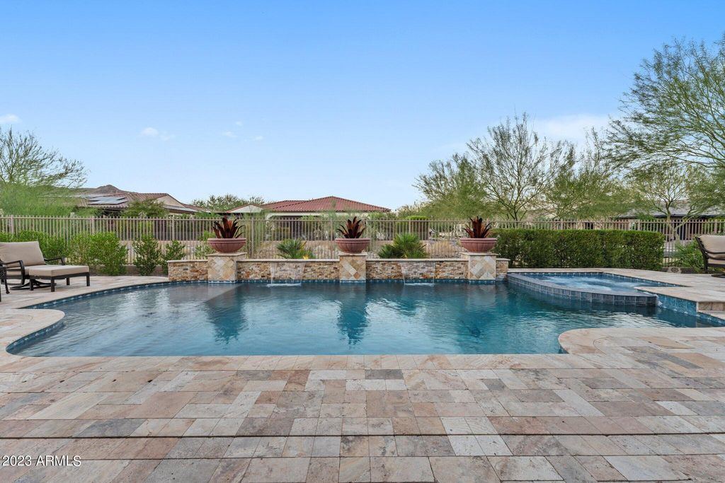 20944 W HILLCREST Boulevard, Buckeye, AZ 85396 — photo 2